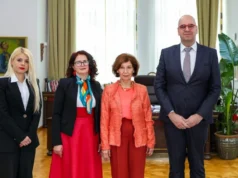 Средба на Сиљановска-Давкова со претставници на СОС Детско село Македонија