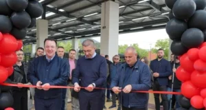 Црвена лента за пуштање во употреба на нов модерен затворен пазар во Виница