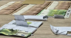 Во автобус што сообраќал од Германија кон Македонија откриени непријавени 34.965 евра кај патник од Теарце