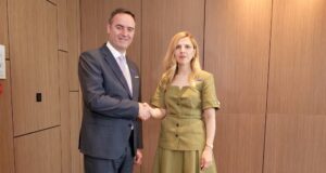 Средба Петрова- Коњуфца: Бугарија со поддршка за европската интеграција на Република Косово