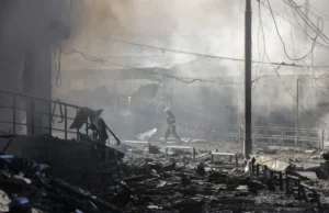 (Видео) Брутален напад врз Киев: Многу мртви и ранети, луѓе затрупани под урнатините
