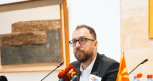 Неточно е тврдењето дека повеќе од една година не сме седнале на преговарачка маса со претставниците на синдикатите: Реагираат од Министерството за култура