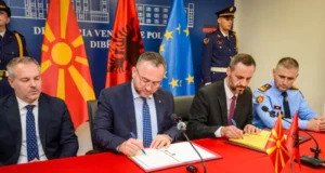Тошковски и Љамалари со потпис се договорија за заеднички гранични контроли меѓу РС Македонија и Албанија