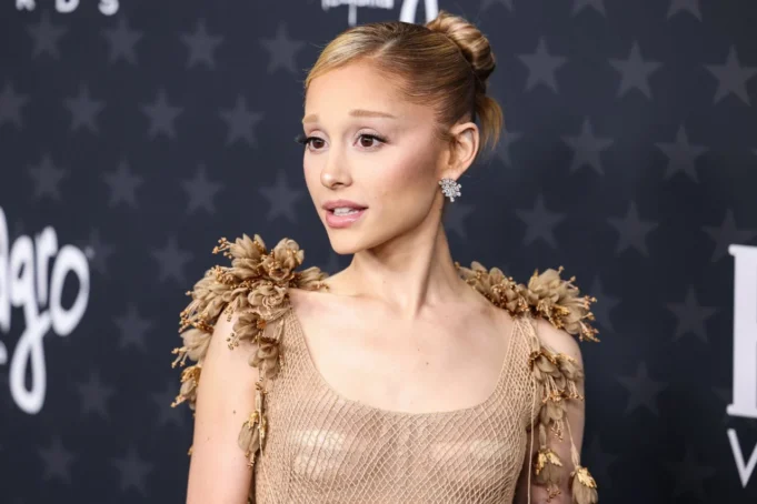 ariana-grandedepositphotos_787722976_xl