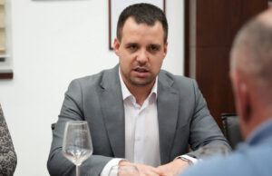 „Колку му било ветено на Богац, ЈО да истражи дали наместениот тендер во царина е единствен“, бара ВМРО-ДПМНЕ