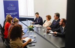 Сиљановска-Давкова се сретна со Албулена Хаџиу: Претседателката ја реафирмираше поддршката на дијалогот Приштина - Белград, со посредство на Европската Унија