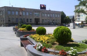 Во Кавадарци отворена канцеларија за поддршка и советување за родители и деца