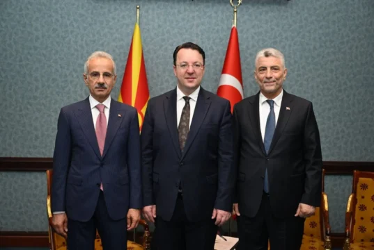 Директна авиолинија Анкара-Скопје и карго железничко поврзување договорени помеѓу Николоски и министрите Болат и Уралоглу