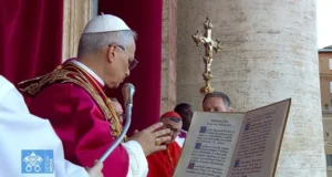 Папата Лав во Шпанија: Светот повикува на мир