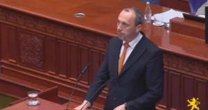 Петрушевски до Петровска: Единствено што направивте за земјоделието е бизнисот со марихуана кој го добиваа луѓе од вашата партија