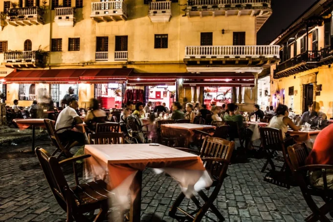 restorandepositphotos_19037255_xl