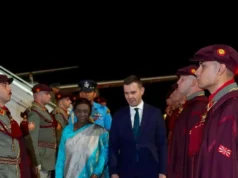 Индиската претседателка пристигна во РС Македонија, на скопскиот аеродром ја пречека Муцунски