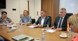 Побрзо и поефикасно да се обезбедуваат термини за специјалистички прегледи: Клековски на средба со претставници на матичните лекари