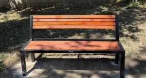 Чаир постави клупи на повеќе локации во општината