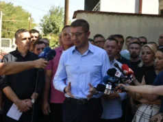 Громогласен аплауз за премиерот Мицкоски во Идризово: Се гради фекална канализација