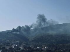 Густ црн чад се издига над Водно, запален двокатен автобус на ЈСП