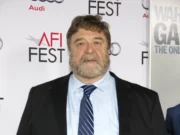 Холивудскиот актер ослабе 90 килограми, многумина не го препознаа на фотографијата