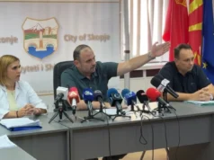 Оле донеси чаша вода од чешма, рече Ѓорѓиевски и ја испи за да покаже дека нема бактерии