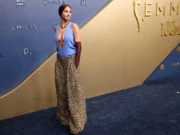 (Фото/Видео) Не престануваат да ѝ се смеат поради нејзиниот моден избор: „Какви се овие ракавици за кујна?“