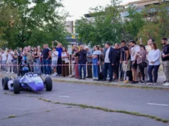 (Фото) Божиновска на презентацијата на новиот болид на MES Racing: Македонските студенти покажуваат дека имаат знаење за големата инженерска сцена