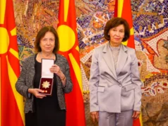 Сиљановска-Давкова ја одликуваше Светлана Мојсов со Орден „8 Септември“