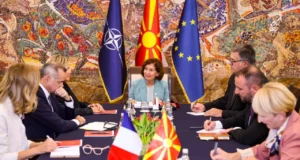 Сиљановска-Давкова со делегација на францускиот Сенат: Франција е важен пријател и партнер на македонскиот европски пат