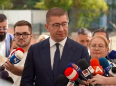 Државата се задолжува за да може да ја врати обврзницата земена во корона-кризата за да горат модуларни болници, вели Мицкоски