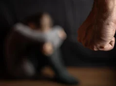 Скопјанец ја следел партнерката и ѝ испраќал пораки, маж во Гостивар ја претепал мајка си: пријавени неколку случаи на семејно насилство