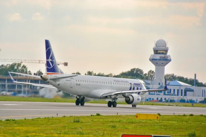 polska-aerodrom-depositphotos_83104858_l-1