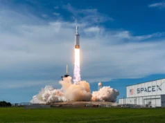 (Видео) Џиновската ракета на SpaceX за првпат кружеше околу Земјата: снимките се спектакуларни
