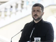 (Видео) Зеленски објави снимка од голема ноќна операција: уништени се авиони и хеликоптери