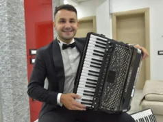 Музичарот Марио Стојановски ја претстави „Македонска Хармоника“, 20 македонски народни песни на светските музички платформи