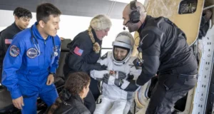 Француска астронаутка постави рекорд: Се враќа на Земјата по 237 дена во вселената