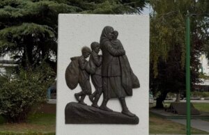 Градот Скопје го реконструира вандализираното спомен-обележје на децата бегалци