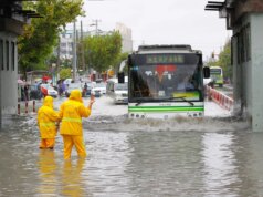 Природните катастрофи во Кина оставија стотици мртви или исчезнати и предизвикаа огромна штета