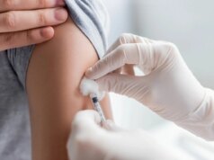 Вакцинацијата против сезонски грип забрзува, вакцини има доволно за сите, уверува Клековски