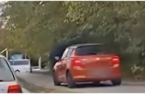(Видео) Казнет возачот кој возеше автомобил по велосипедска патека во Скопје