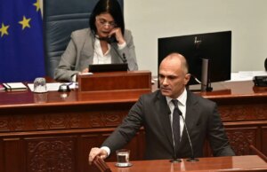 (Видео) Филипче до Мицкоски: Ја почитувам функцијата, меѓутоа премиере, не и тебе лично