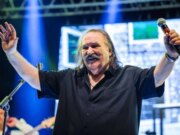 Почина Мишо Ковач, легендарниот пејач кој продаде над 20 милиони плочи