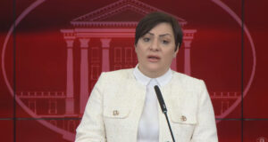 Димитриеска-Кочоска: Продолжена мерката за понизок ДДВ за дизелот и намалена акциза до 2 ноември