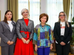 Сиљановска-Давкова на средба со претставнички на Здружението „Јас Сум Жена“