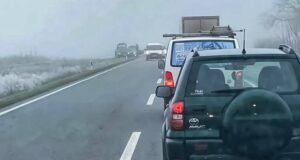 Две 14-годишни деца тешко повредени во тешка сообраќајка со три автомобили во Гостивар