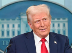 Трамп призна дека користи шминка: „Ставам многу малку и тоа го правам сам“